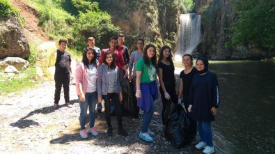 Yarhisar Şelalesi'ne Öğrenciler Sahip Çıktılar