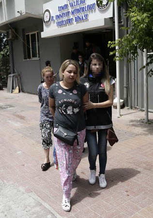 Yer: İzmir! Evlerinde suç üstü yapıldı