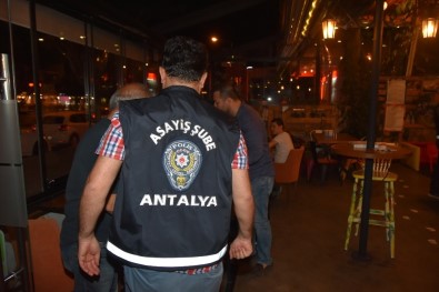 Antalya'da  'Umuma Açık Yer Denetimi'nde 10 Bin 407  Kişi Sorgulandı