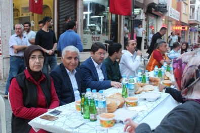 Bartın Esnafı Halkla İftarda Buluştu