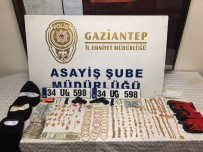 KAR MASKESİ - Maskeli Ve Silahlı Hırsızlar Kuyumcu Dükkanını Bir Buçuk Dakikada Boşalttı
