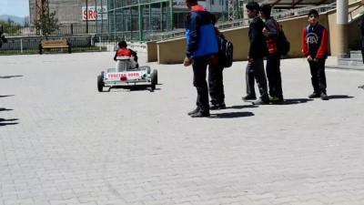 Ortaokul Öğrencisi Atık Malzemelerden 'Go Kart' Aracı Yaptı