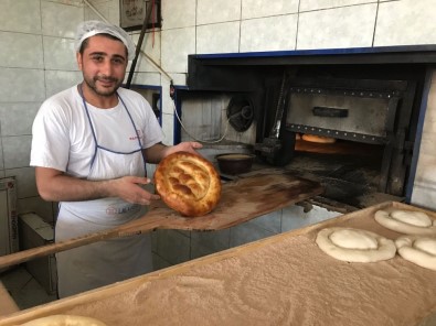 Ramazan Pideleri Özenle Hazırlanıyor