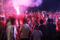 Şanlıurfa'da Galatasaraylı Taraftarlar Meydanlara İndi