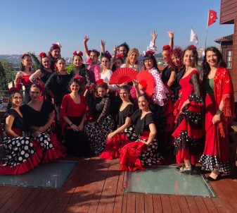 Dünya Dans Günü'nde Flamenko Gösterisi