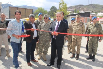 Hakkari'de 'Yöresel Ürünler Fuarı' Açıldı