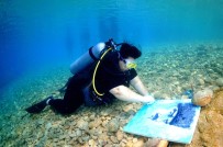 DENIZ TICARET ODASı - Su Altında Resim Yaptılar