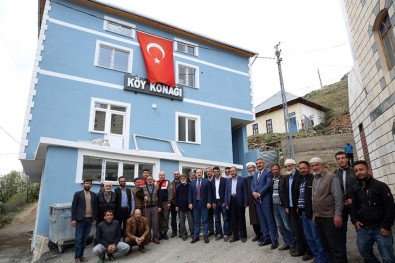 Vali Pehlivan Afrin Zeytin Dalı Harekâtına Destek Kampanyasına En Çok Katkı Sunan Kozluk Köyü'nü Ziyaret Etti