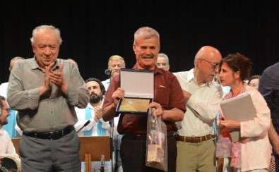 Eski Dikili Belediye Başkanı Osman Özgüven'e Midilli'den 'Barış Ödülü'