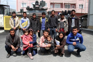 Muradiye'de 14 Kaçak Mülteci Yakalandı