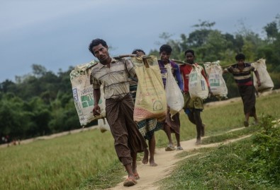 Rohingya Müslümanları'nın ölümden açlığa kaçışı