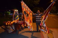 SEYYAR SATICILAR - Şampiyonluğa En Çok Onlar Sevindi