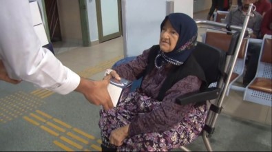 Arnavutköy'de Hastanede Bekleyen Hasta Yakınlarına İftariyelik Hizmeti
