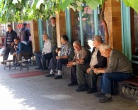 KAHVEHANE - Çay Ocakları Açık Ama Çay Satmıyorlar