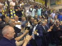 BILYONER - Fenerbahçe Kupasını Aldı