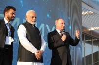 NARENDRA MODI - Putin Ve Modi Soçi'de Bir Araya Geldi