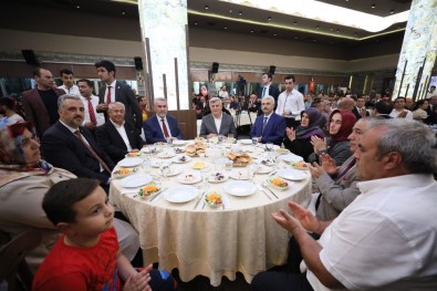 Başkan Karaosmanoğlu Açıklaması 'Şehitlerimizin Ruhunu Şad Etmek İçin Çalışıyoruz'