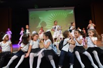 SAVAŞ VE BARıŞ - Konyaaltı'nda Dans Tiyatrosu Büyüledi