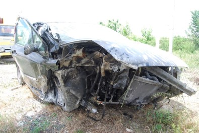 Tekirdağ'da Trafik Kazası Açıklaması 1'İ Ağır 2 Yaralı