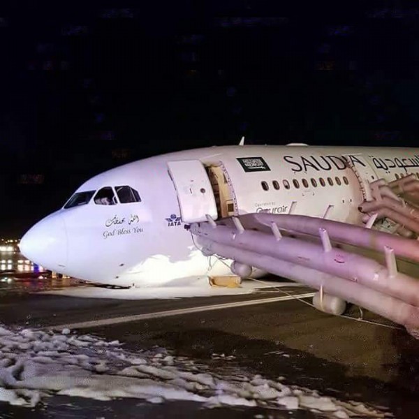 Türk pilot arızalanan yolcu uçağını böyle indirdi