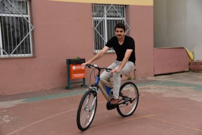 Başiskele'de Öğretmenlere Bisiklet Hediye Edildi