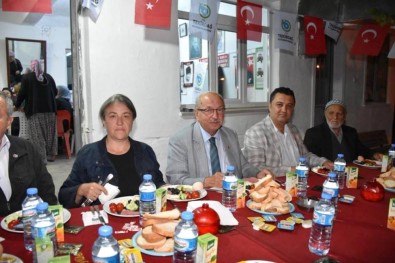 Başkan Albayrak Karaidemir Mahallesi'nde Sahur Programına Katıldı