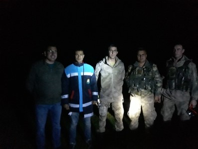 Erciş'te İnci Kefali Balığı İçin Gece Nöbeti