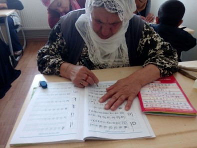 Mardin'de 7 Bin 900 Kişi Okuma Yazma Öğreniyor