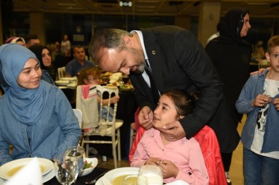 Merinos'ta Anlamlı İftar