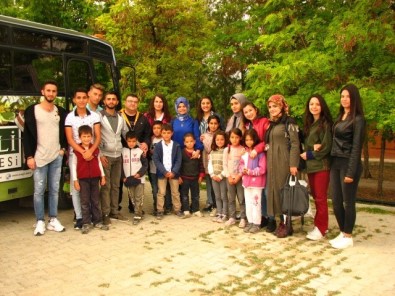 NEÜ'den Köy Okullarına Geleneksel Yardım Etkinliği