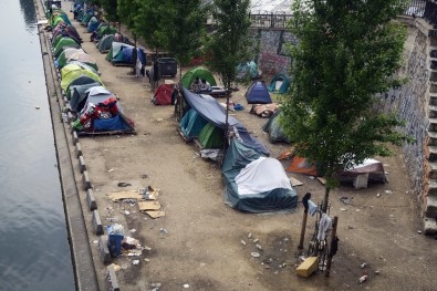 Paris'teki Sığınmacı Kampları Kaldırılıyor