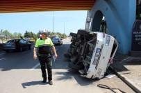 GÖKHAN SOYLU - Samsun'da Kaza Yapan Araç Yayaya Çarptı Açıklaması 2 Yaralı