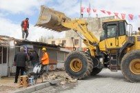 Başkale'deki Barakalar Tek Tek Kaldırılıyor