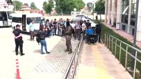ŞAFAK VAKTI - Bursa'da 300 Polisle Yapılan Şafak Baskınında Gözaltına Alınan 22 Kişinin 12'Si Adliyeye Sevk Edildi