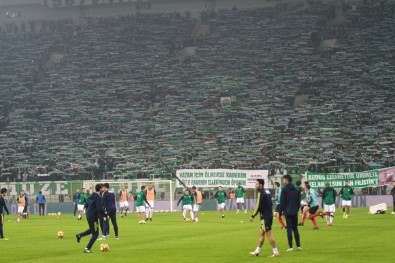 Bursaspor'un Kale Arkası Tribünündeki Koltuklar Kaldırılıyor