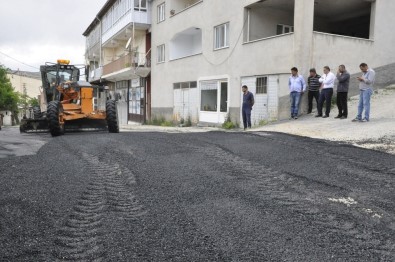 Doğalgazla Bozulan Yollar Onarılıyor