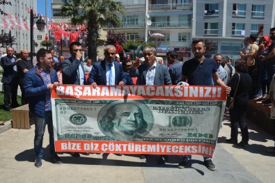 Doları Yakarak Protesto Ettiler