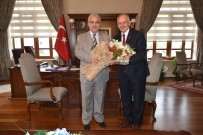 MUSTAFA HAKAN GÜVENÇER - Eski Hakem Engin Kurt Doğum Gününde Emekli Oldu