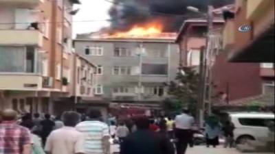 Pendik'te Korkutan Çatı Yangını