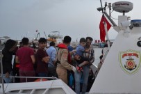 ORTA AFRİKA - Sahil Güvenlik 24 Saatte 210 Göçmen Yakaladı, 64 Göçmen Kurtardı
