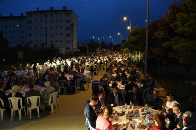 Başkan Ay, Vatandaşlarla Aynı Sofrada