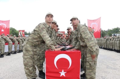 Burdur'da 371. Kısa Dönem Acemi Erler Yemin Etti