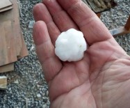 SAĞANAK YAĞMUR - Ceviz Büyüklüğünde Yağan Dolu Korkuttu