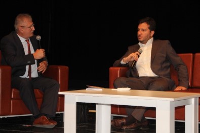 Diriliş Ertuğrul Dizisinin Yapımcısı Ve Senaristi Bilecik'te Gençlerle Buluştu