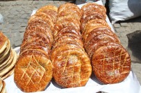 MEHMET YÜREK - Elazığ'da Ramazan'ın Vazgeçilmezi 'Nohut Ekmeği'