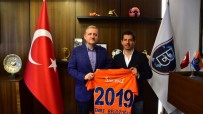 EMRE BELÖZOĞLU - Emre Belözoğlu 1 yıl daha Medipol Başakşehir'de