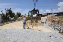 ALIBEYLI - Erdemli Çamlı Mahallesi'nin Yolları Parke Taşı İle Döşeniyor