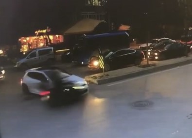 İstanbul'da Motosiklet Kazası Kamerada