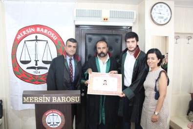 Stajyer Avukat, Cübbe Giydi