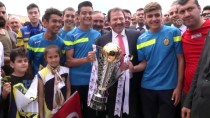 MEHMET YİĞİNER - Ankaragücü'nün Kupası Anıtkabir'de